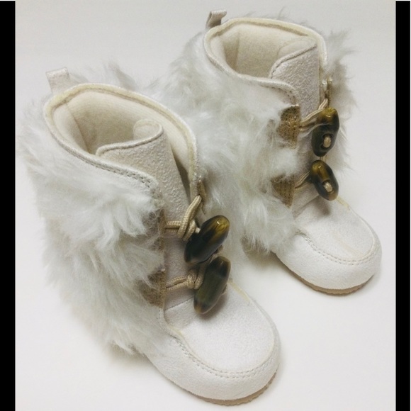 ADORABLE GYMBOREE MUK LUK FAUX FUR INFANT BOOTS - Picture 1 of 8